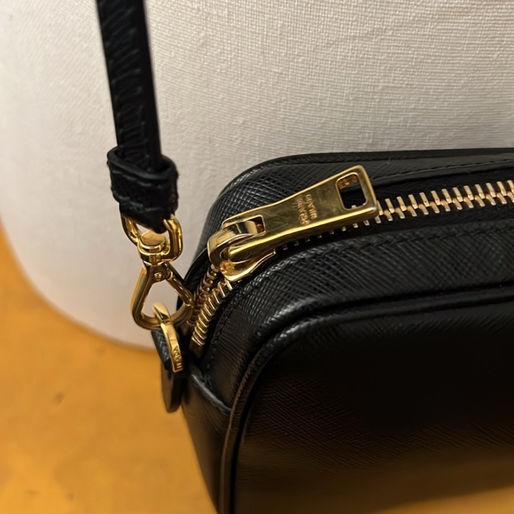 Prada Black Leather Crossbody/Camera bag Saffiano Leather - Picture 15 of 17
